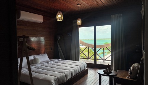 Luxury Cabin, Lagoon View