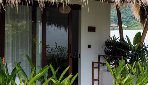 Exclusive Bungalow, Pool View