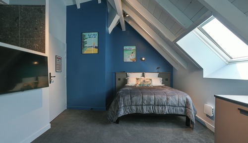 Double Room, Partial Lake View