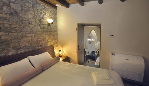 Deluxe Apartment, 2 Bedrooms, Corner