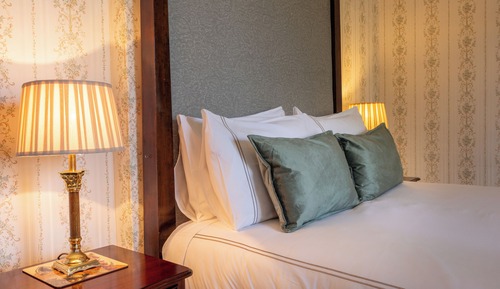 Deluxe Double Room, Garden View