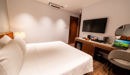 Deluxe Double Room, City View