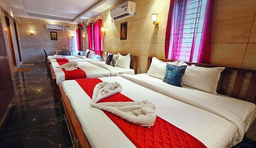 Grand Shared Dormitory