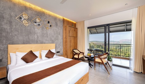 Luxury Suite, Balcony, Mountain View