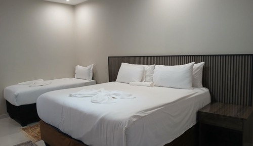 Family Double Room, Pool View