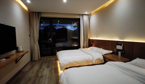 Deluxe Triple Room, Hill View