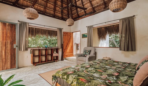 Jungle Eco Casita Shared Bathroom