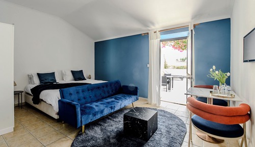 Deluxe Studio, 1 Bedroom, Garden View