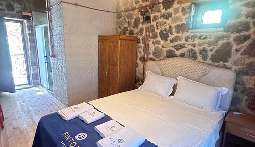 Comfort Room, Mountain View