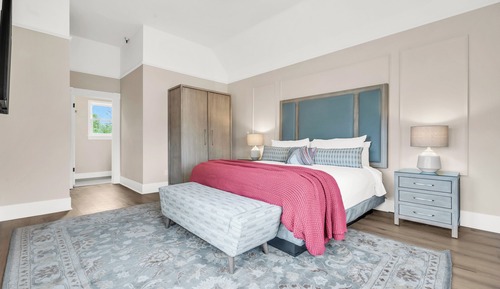 Luxury Studio Suite, 1 King Bed, Bathtub, Pool View