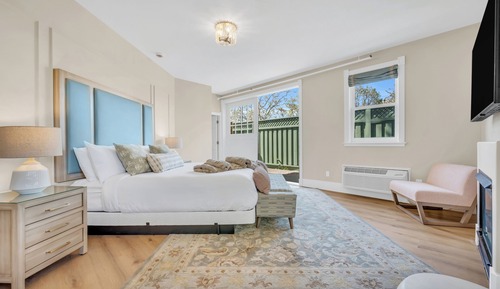 Luxury Studio Suite, 1 King Bed, Patio