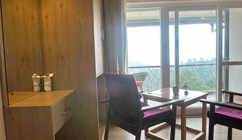 Luxury Room, Balcony, Valley View