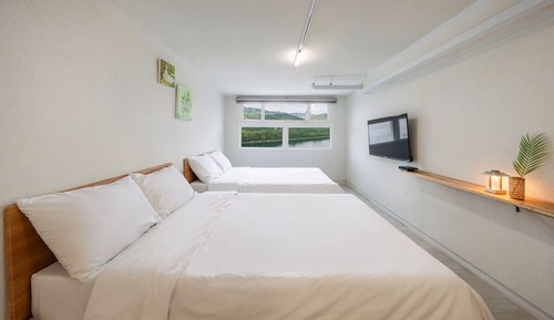 Basic Room, 1 Bedroom (303 (Private Pool / River View))