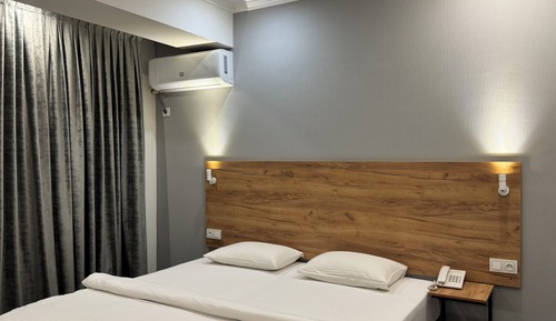 Deluxe Single Room