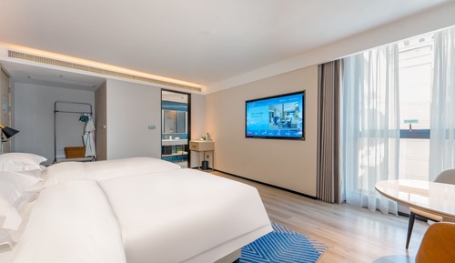Luxury Twin Room, City View