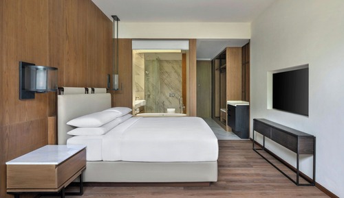 Deluxe Room, 1 King Bed, Non Smoking