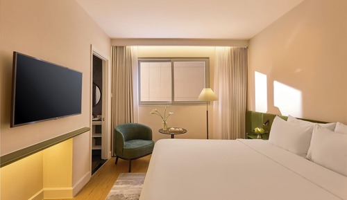 Superior Room, Bathtub