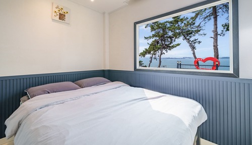 Basic Room, 1 Bedroom (104(Private House/Ocean View/BBQ))
