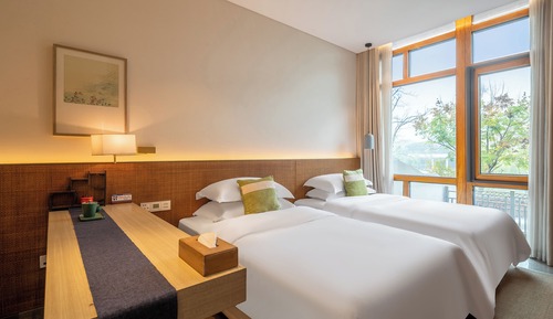 Superior Twin Room, Lake View