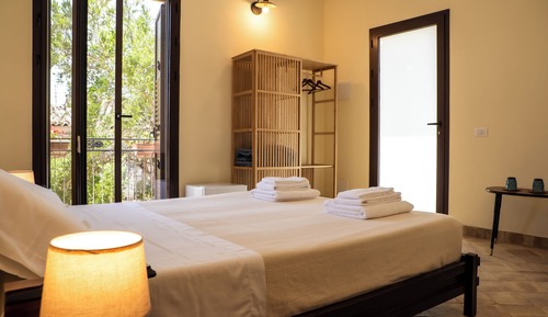 Luxury Double Room, Private Bathroom, Garden View