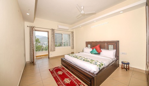 Luxury Apartment, Balcony, Mountain View