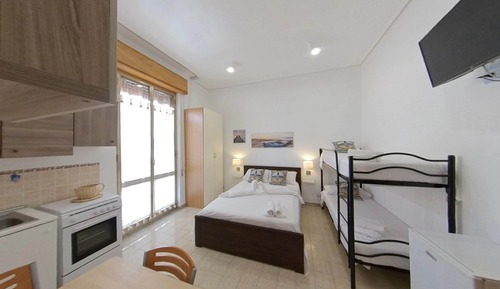 Studio flat four places N1