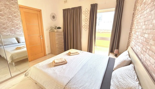 Superior Apartment, Valley View