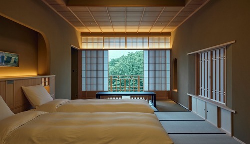 Standard Suite with Infinity Stone Bath, Dining