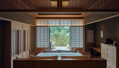 Standard Suite with Wooden Bath, King Bed Type B ,Dining