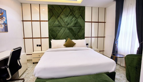 Deluxe Single Room, 1 King Bed, Balcony