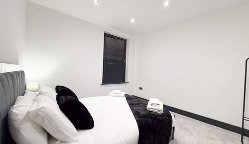 Luxury House, Ensuite (Santi House)