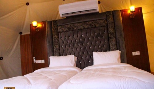 Luxury Double Room, 1 King Bed, Non Smoking, Mountain View