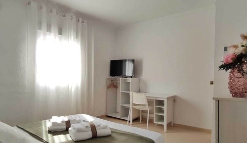 Classic Double Room - Shared bathroom