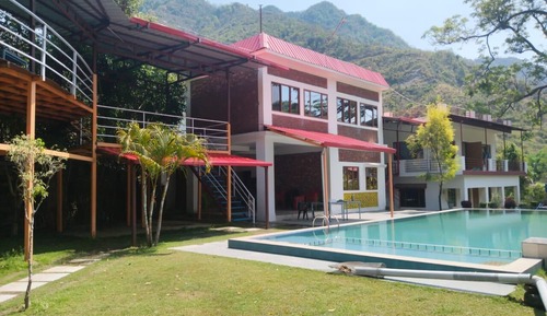 Comfort Room, Balcony, Mountain View