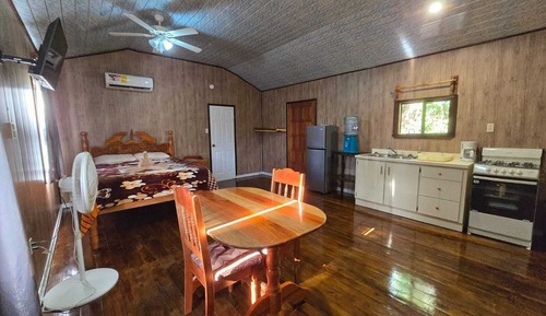 Studio, 1 Queen Bed, Garden View