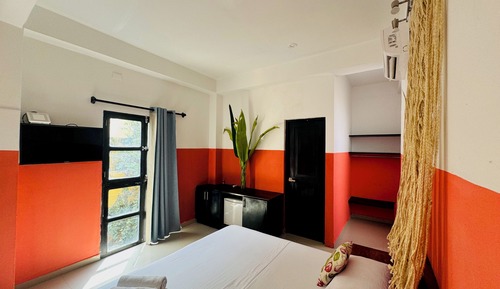 Family Quadruple Room, Pool View
