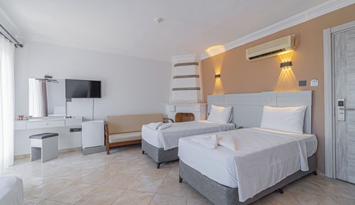 Standard Double or Twin Room, Balcony, Pool View