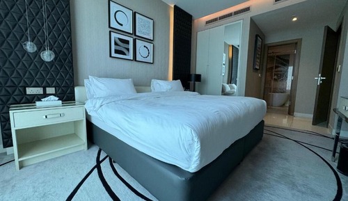 Royal Suite, City View