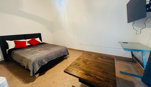 Basic Room, 1 Queen Bed