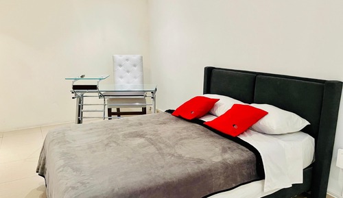 Basic Room, 1 Queen Bed