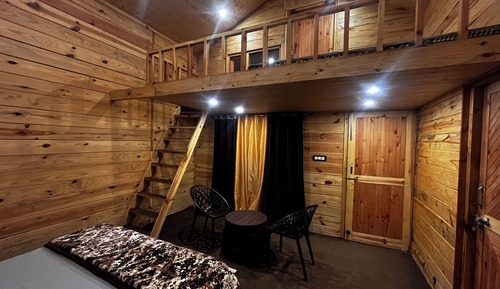 Luxury Cottage, Balcony, Mountain View