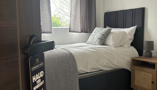 Superior Single Room, 1 Large Twin Bed, Private Bathroom