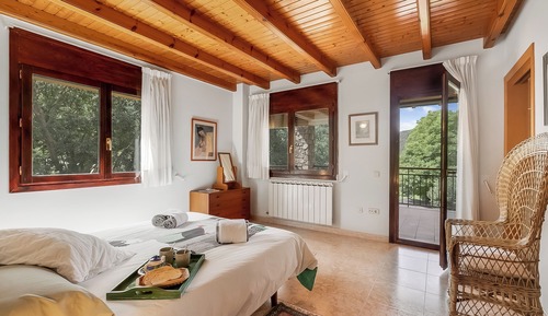 Family Townhome, 4 Bedrooms, 2 Bathrooms (Seu D'Urgell Pyrenees Holiday Home)