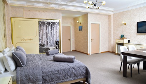 Luxury Room, City View