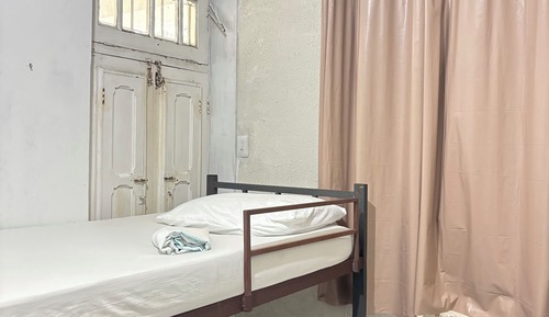 Shared Dormitory (Clarice Lispector - Feminino)