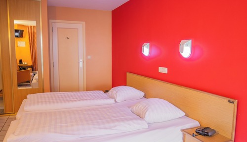 Economy Room