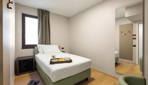 Classic Single Room