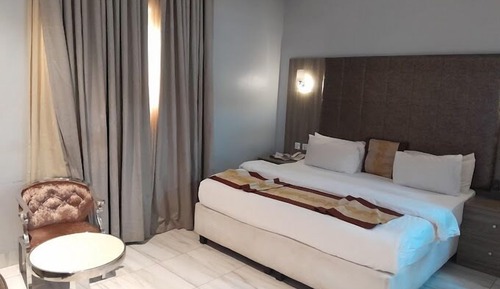 Deluxe Room, Balcony, City View