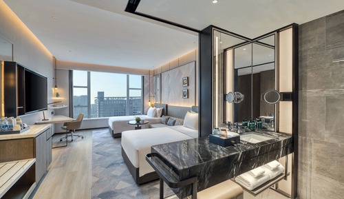 Standard Room, 2 Double Beds (High Floor)