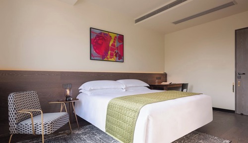 Deluxe Double Room, Bathtub